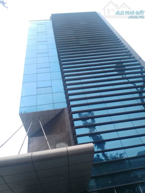 Bán Tòa nhà Building 170 Hai Bà Trưng, Đa Kao, Quận 1 - Hầm 10 lầu