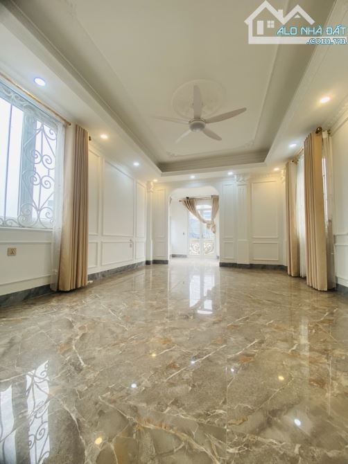 Siêu hiếm Hoàng Hoa Thám, dân xây, 48m2, 9,5 tỷ, gần oto gần phố.
