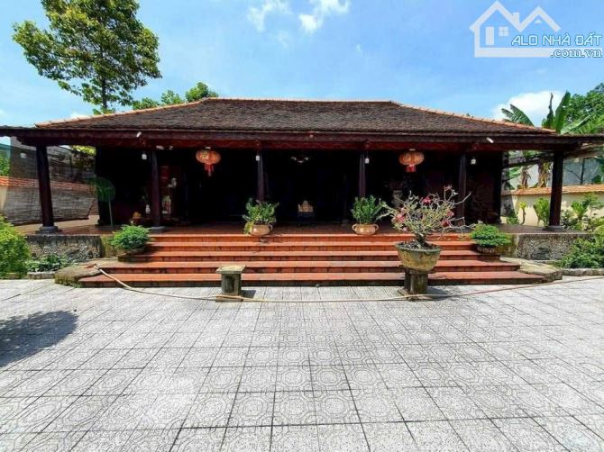 Bán Hoa viên biệt thự gỗ 1108m² phong cách Huế tại Biên Hòa. Sổ thổ cư. Giá 15 tỷ tl