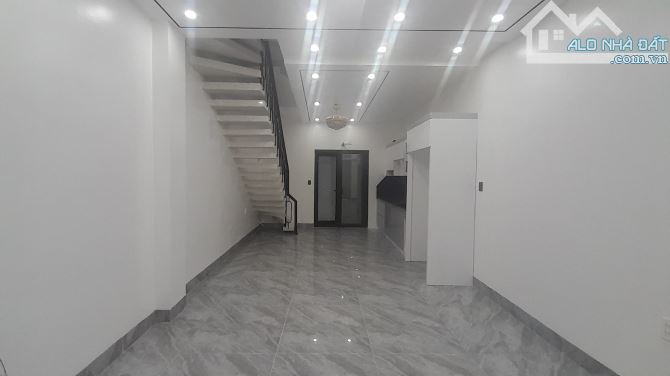 Bán nhà 4 tầng Vũ Trọng Khánh, Văn Cao, Ngô Quyền.40m2.Đường4m.Ô tô trong nhà.Giá chỉ3,3tỷ - 1