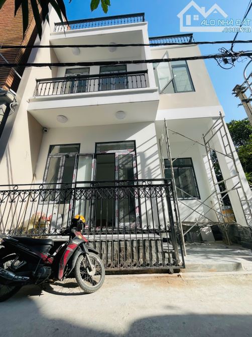 Nhà 3 Tầng 2 Mặt Tiền Phố Tây Full Nội Thất Chỉ 5,x Tỷ🏡🏡 - 1