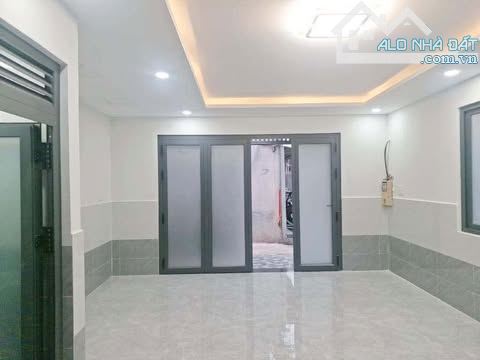 NHÀ MỚI 2 TẦNG , BỀ NGANG 4M_ DT 32M,HOÀN CÔNG ĐỦ CHỈ 2 TỶ NHỈNH - 1