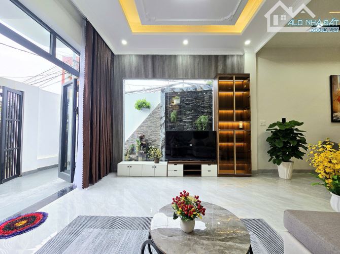 Chị Gái gửi Bán căn Nhà 2 Tầng 2 mặt kiệt Ô TÔ Tôn Đản giá chỉ hơn 3tỷ nhỏ xíu - 1