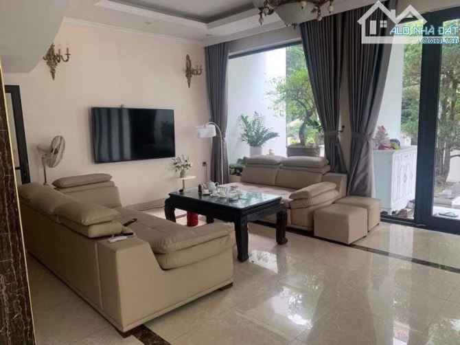 BÁN BIỆT THỰ  VIP KĐT TRUNG HÒA NHÂN CHÍNH, VIEW VƯỜN HOA, 130M*6T THANG MÁY, KD - 1