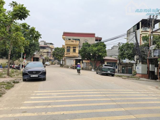 BÁN ĐẤT YÊN MỸ THANH TRÌ . Ô TÔ VÀO . GIÁ QUÁ TỐT. GẦN TRƯỜNG HỌC. KHU VUI CHƠI - 2