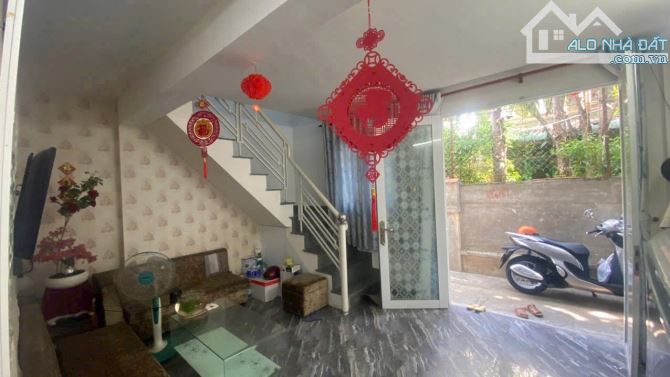 Bán nhà 1 trệt 2 lầu hẻm xe máy Lê Thành Phương - 2