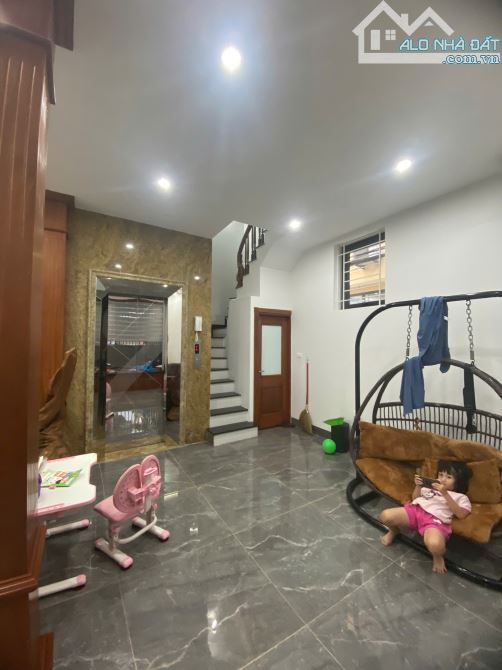 bán nhà 5t*50m2 hà đông lô góc mặt đường thông thoáng, full nội thất, oto vào nhà, thanmáy - 2