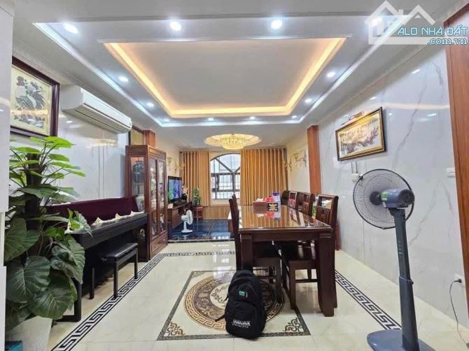 NHÀ 42 SÀI ĐỒNG, 40M2, 6 TẦNG, Ô CHỜ THANG MÁY, Ô TÔ TRÁNH TRƯỚC NHÀ, FULL NỘI THẤT CAO CẤ - 2