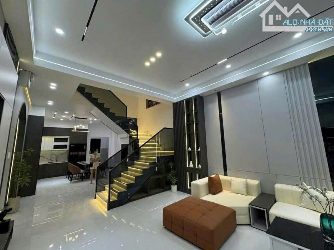 NHÀ 4 TẦNG HÀNG HOT khu VIP HÒA XUÂN sát SÔNG HÀN: 100m² 5mx20m 4 PN 5 WC - 2