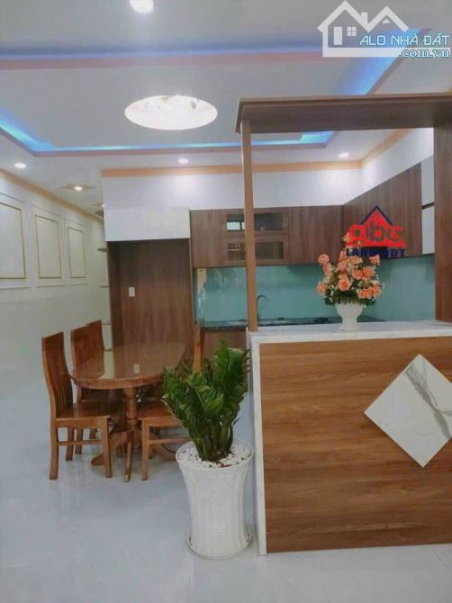 2.75 tỷ bán nhanh nhà hơn 100m2 (5*20.5) SHR đường xe oto rộng , sang tên nhanh gọn . - 2