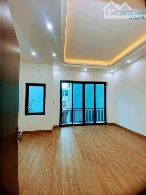 BÁN NHÀ ĐẸP 2.295 TỶ 3 TẦNG 50M2 ( HƯỚNG ĐÔNG ) NGÕ NGẮN ĐƯỜNG KÊNH - 3