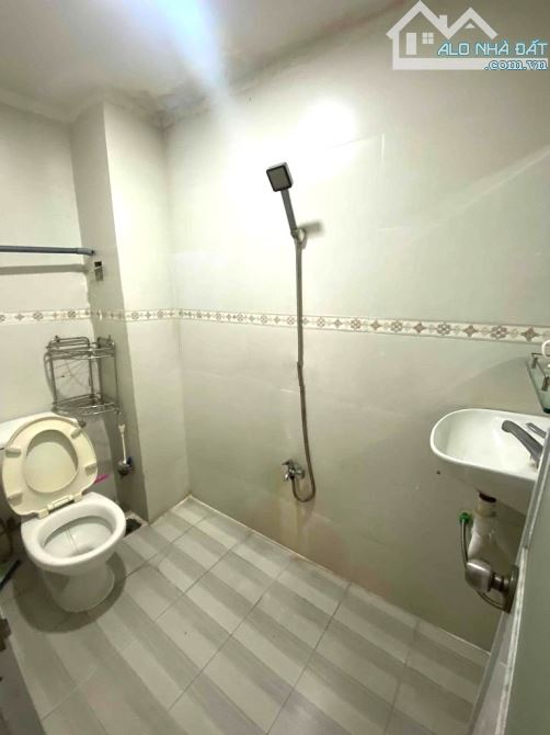 8 TR/TH - NGUYÊN CĂN NHÀ P15 TÂN BÌNH - HXH GIÁP SÂN BAY -36M2 TRỆT LẦU 2PN 2WC ĐẸP Ở LIỀN - 3