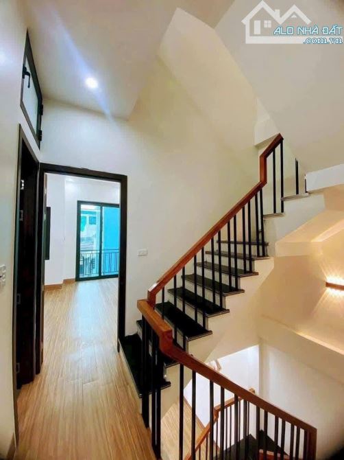 BÁN NHÀ ĐẸP 2.295 TỶ 3 TẦNG 50M2 ( HƯỚNG ĐÔNG ) NGÕ NGẮN ĐƯỜNG KÊNH - 5