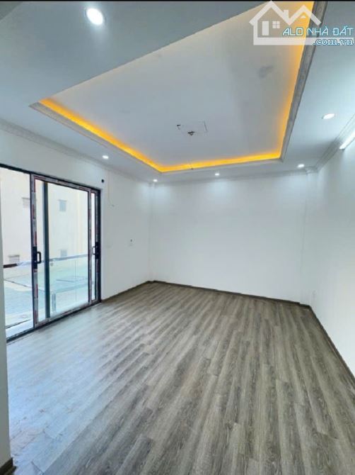 5.6 tỷ/ 32 m2/ 6 tầng/ kim quan/ việt hưng - 6