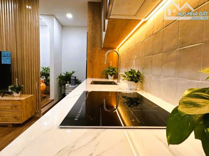 SIÊU PHẨM 4 TẦNG - DTSD 84 M2 - NGANG TO 5M - ÔTÔ SÁT NHÀ - HOÀNG HOA THÁM - BÌNH THẠNH. - 6