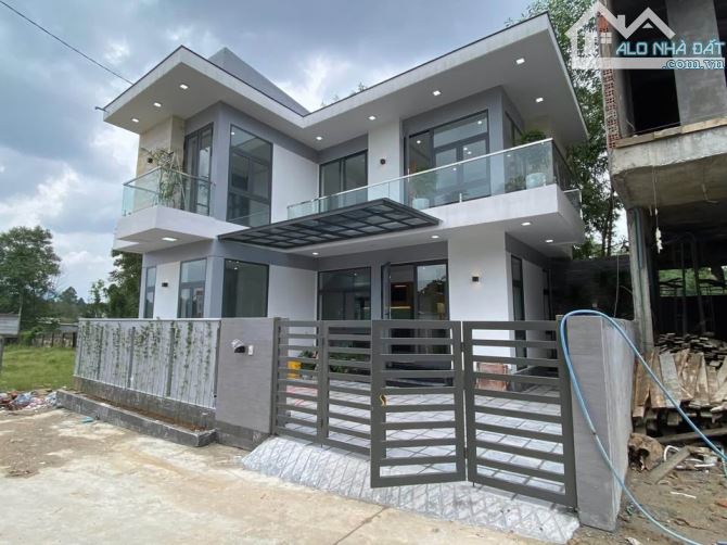 Vila 2 tầng trung tâm thành phố full nội thất gần đường quy hoạch 43m