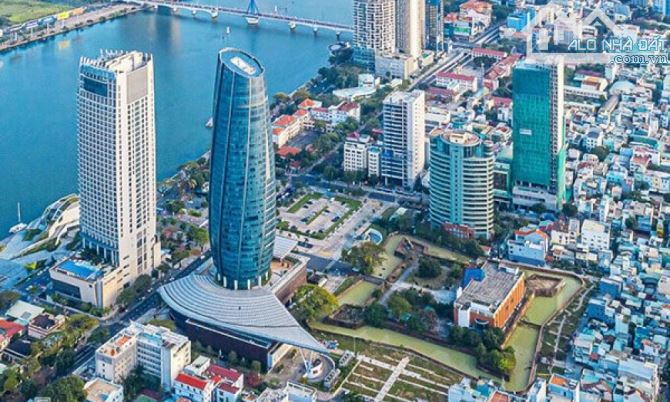 Bán đất mt trung tâm Hải Châu Đà Nẵng gần 1400m ngang 24m có GPXD 18 tầng - giá ib