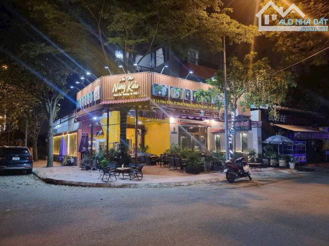 Cho thuê cafe góc 2MT VEN SÔNG - Lê Hữu Kiều, Q2. Dt: 11x17m, Kc: trệt 2 lầu