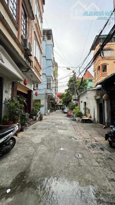 Bán nhà Minh Khai khu phân lô ô tô tránh ô tô vào nhà khu dân trí cao ô chờ thang máy