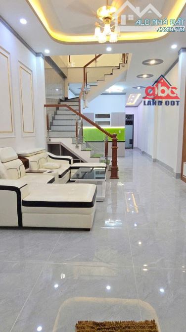 Nhà Đẹp 2 Mặt Tiền Đường Nguyễn Phúc Chu 100m KP5 Trảng Dài Biên Hòa 108m2 Thương lượng