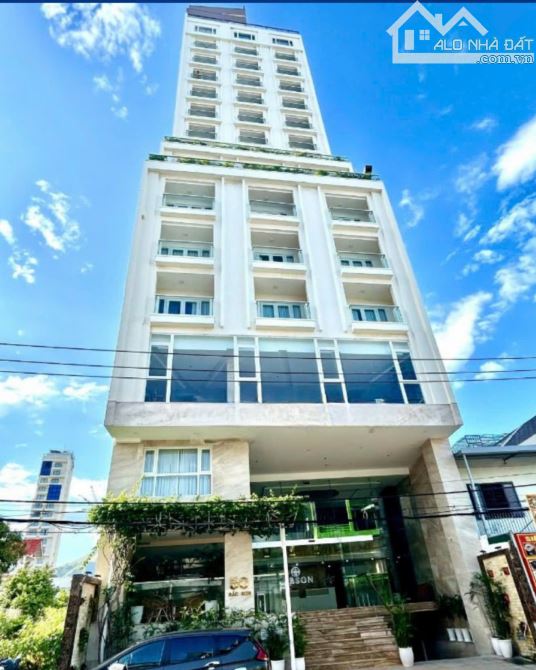 Hạ gia 85 tỷ còn 75 tỷ  Khách sạn 20 tầng, 66 phòng khách view biển , City - Nha Trang