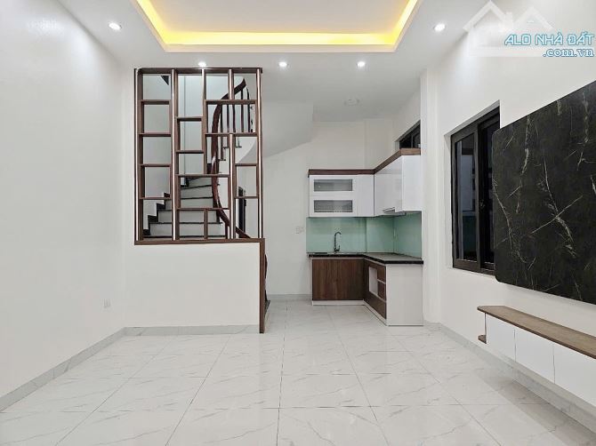 Nhà đẹp Đức Diễn , 43m² , 5 tầng 4 phòng , gần ôtô dân trí cao , hơn 6 tỷ chỉ xách vali về