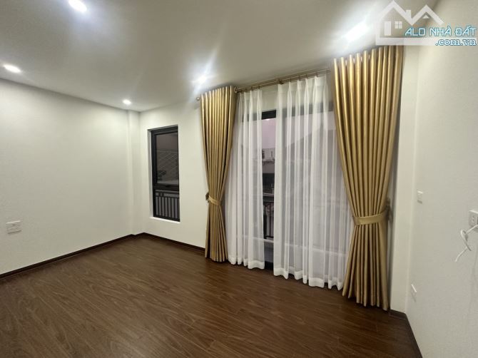 Bán nhà Bồ Đề-Thông Nguyễn Văn Cừ- Gần Trường cấp 123, 42m2-6 tầng thang máy giá 9,5 tỷ - 1