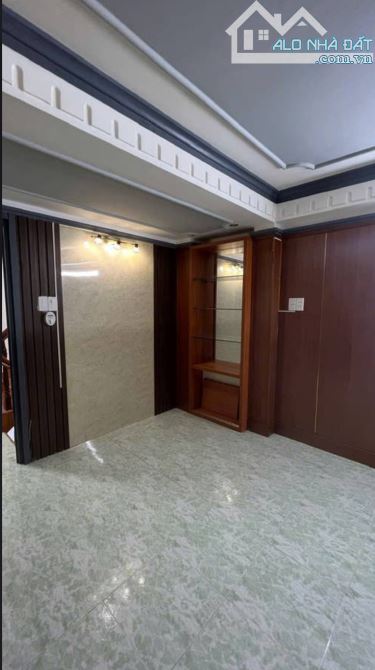 Bán nhà hẻm Nguyễn Tiểu La, Quận 10, 30m2 /4 tầng / 4 Phòng Ngủ giá 5,8 tỷ - 1