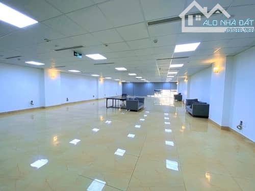 Bán toà nhà 9T x 270m2 - mặt phố Hoàng Quốc Việt, Cầu Giấy - giá 135 tỷ đồng - 1