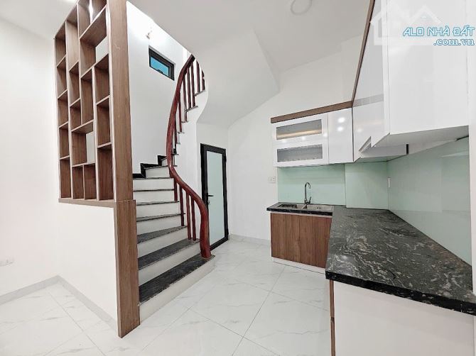 Nhà đẹp Đức Diễn , 43m² , 5 tầng 4 phòng , gần ôtô dân trí cao , hơn 6 tỷ chỉ xách vali về - 1