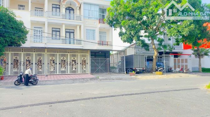 Cho thuê nhà 300 m2 khu 586 tiện văn phòng 9 triệu - 14