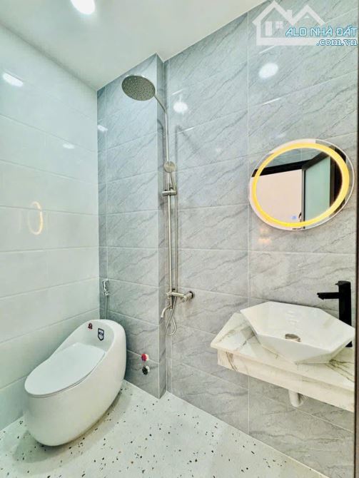 Ngại ngần gì mà chưa liên hệ! Bán nhà 3PN, 2WC, DT 60m2/5tỷ2 tại Trương Định, P6, Q3, HCM - 2