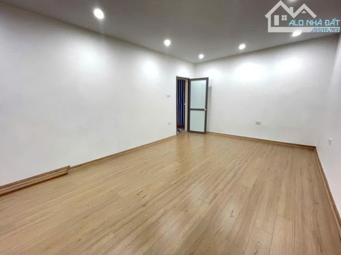 HIẾM! TT NGHĨA TÂN-TT CẦU GIẤY-50M2-NHÀ ĐẸP-TIỆN ÍCH-VÀO Ở LUÔN-CHỈ 2.42 TỶ - 2