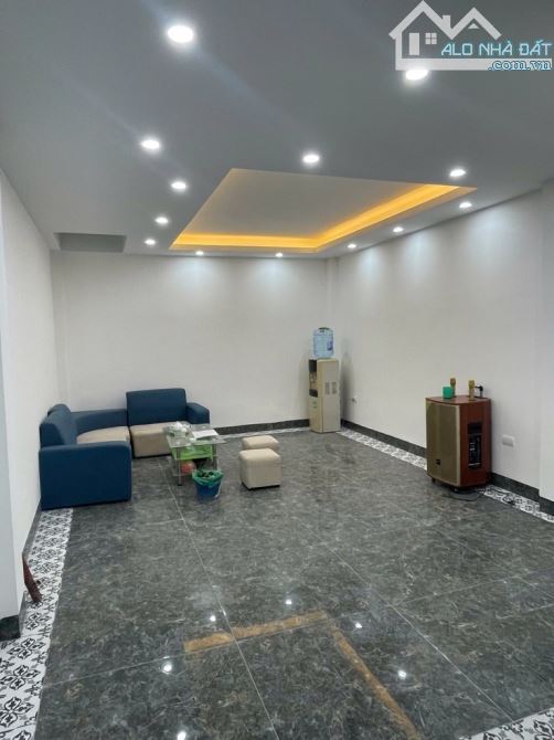 Vip - Bán nhà mới xây 7 tầng x 70m2, ngõ ô tô tránh, gara rộng phố Phan Đình Giót - 2