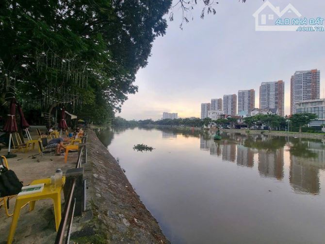 Cho thuê cafe góc 2MT VEN SÔNG - Lê Hữu Kiều, Q2. Dt: 11x17m, Kc: trệt 2 lầu - 2