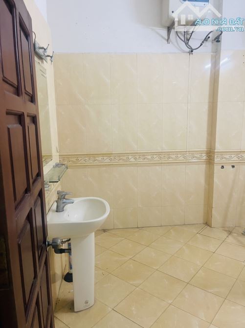 Cho thuê nhà ngõ 2 phố Đặng Thùy Trâm, Diện tích 60m2 x 4 tầng ô tô đâu cửa - 3