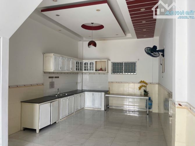 CẦN BÁN NHÀ MẶT TIỀN Nguyễn Thị Định,Phước Long, Nha Trang. G.iá 5ty350 dt 41.8m2 ,ngang4m - 3