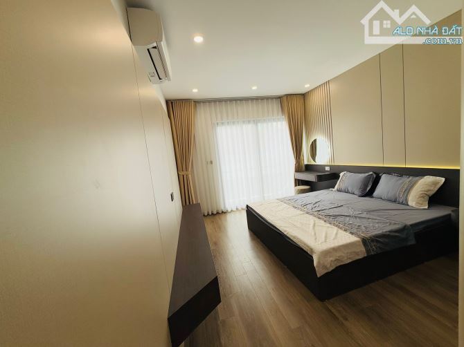 Nhà đẹp nội thất xịn vị trí trung tâm ngõ phố Bát Khối Long Biên DT 36m2 . Giá 5.85 tỷ - 4