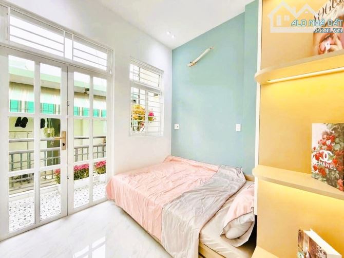 NHÀ MỚI THƠM SƠN - 3 TẦNG - DTSD 80 M2 - NGUYỄN THÁI SƠN - NGAY ĐH CÔNG NGHIỆP - GÒ VẤP. - 4