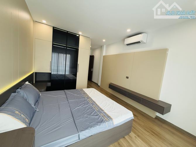 Nhà đẹp nội thất xịn vị trí trung tâm ngõ phố Bát Khối Long Biên DT 36m2 . Giá 5.85 tỷ - 6