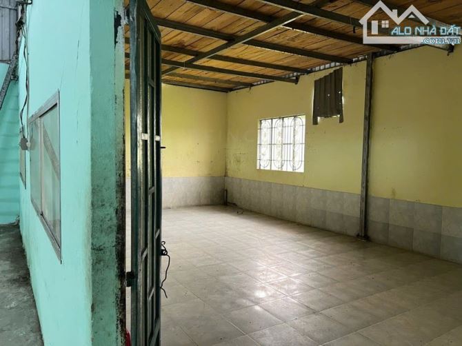 Cho thuê 1.100 m2 mặt tiền thị trấn Cái Tắc 25 triệu - 8