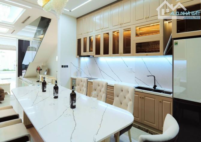 BÁN NHÀ QUẬN 8 P16 - 90M2 - THIẾT KẾ LUXURY 5 SAO - NGAY NGÃ TƯ VÕ VĂN KIỆT GIAO AN DVƯƠNG - 8