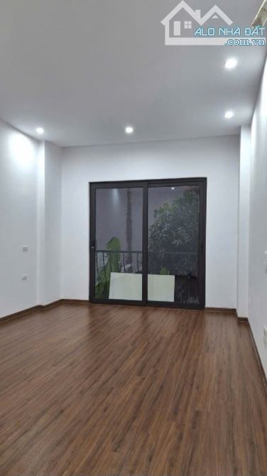 8.9 tỷ/ 60 m2/ 4 tầng/kim quan / việt hưng - 9