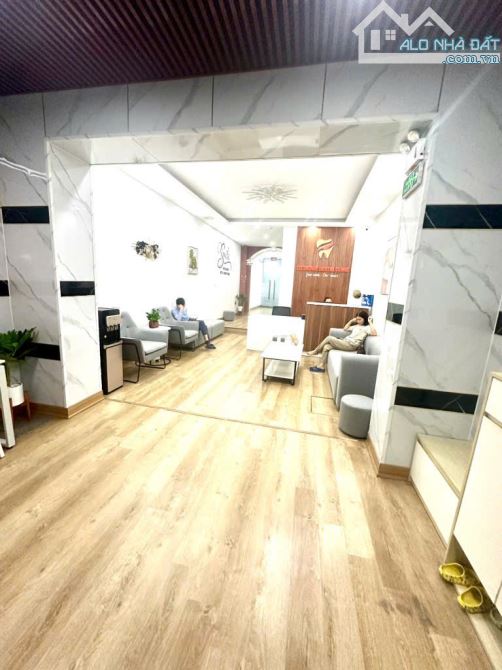 BÁN NHÀ MẶT ĐƯỜNG TRẦN NGUYÊN ĐÁN, VỈA HÈ RỘNG RÃI, KINH DOANH SẦM UẤT, SẴN HỢP ĐỒNG THUÊ
