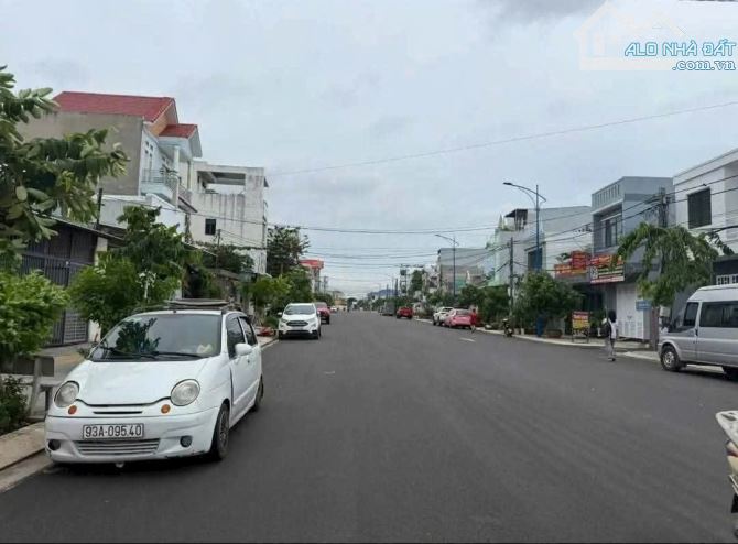 🏠CCDV-MS.N22 Bán nhà 1 trệt 1 lầu mặt tiền đường Phạm Văn Dinh p Rạch Dừa tp HCM. Giá 12