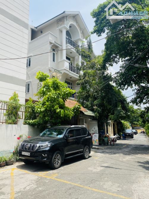 Bán nhà đường Hồ Biểu Chánh,Quận Phú Nhuận,dt 8x18 giá tốt để đầu tư và an cư