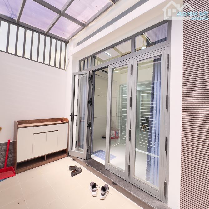 NHÀ TRỆT LỬNG THỔ CƯ HOÀN CÔNG GẦN SÂN BAY - HẺM 48 HUỲNH PHAN HỘ- NỘI THẤT MỚI CAO CẤP