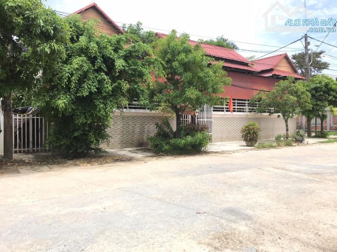 Bán Nhà đất 2 Mặt tiền Diệu Quang