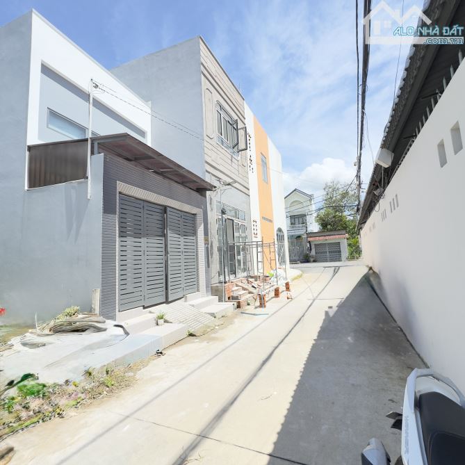 NHÀ TRỆT LỬNG GIÁ TỐT MỚI ĐẸP TRANG BỊ NỘI THẤT CAO CẤP GIÁP KDC NGÂN THUẬN, TP.CẦN THƠ.