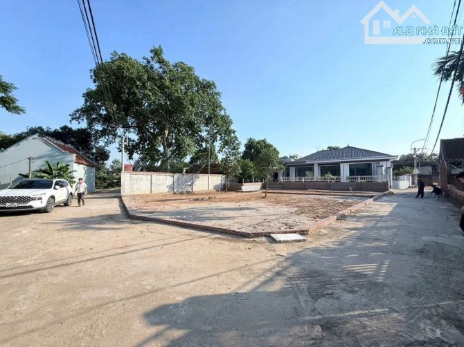 Chính chủ bán lô đất 22tr/m ngay sát UBND xã Đoài Phương.5p ra QL21